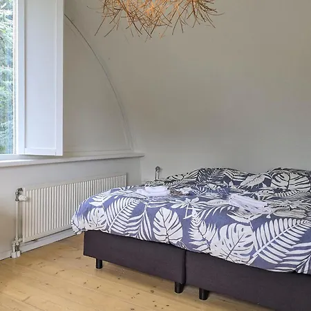 2 Bedroom Beautiful In *