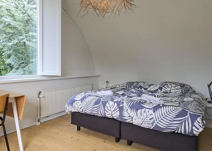 2 Bedroom Beautiful In *