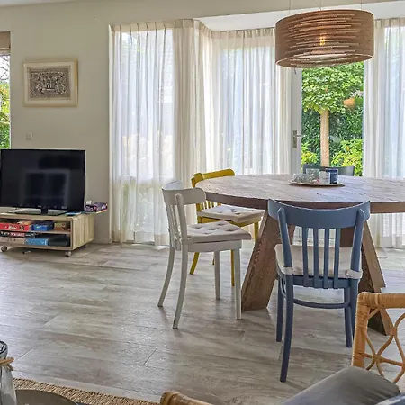 Vakantiehuis 2 Bedroom Beautiful In *
