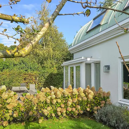 2 Bedroom Beautiful In Hébergement de vacances Noordwijkerhout