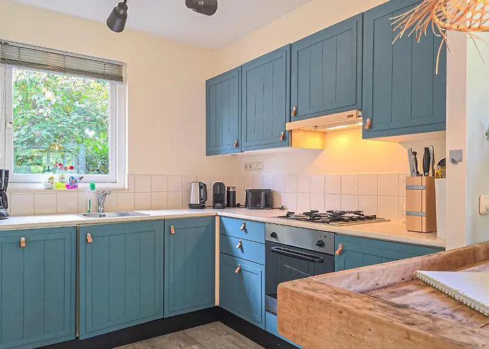 2 Bedroom Beautiful In *