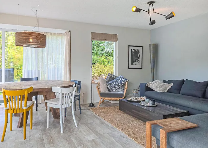 Semesterbostad 2 Bedroom Beautiful In