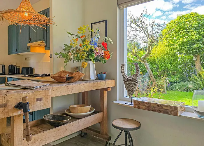 2 Bedroom Beautiful In Semesterbostad